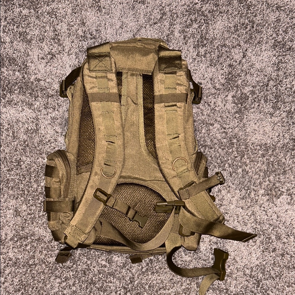 Condor Tactical EDC / URBAN Assault 
Backpack.  Top #1 rated backpack

Best #1 - Picture 3 of 5